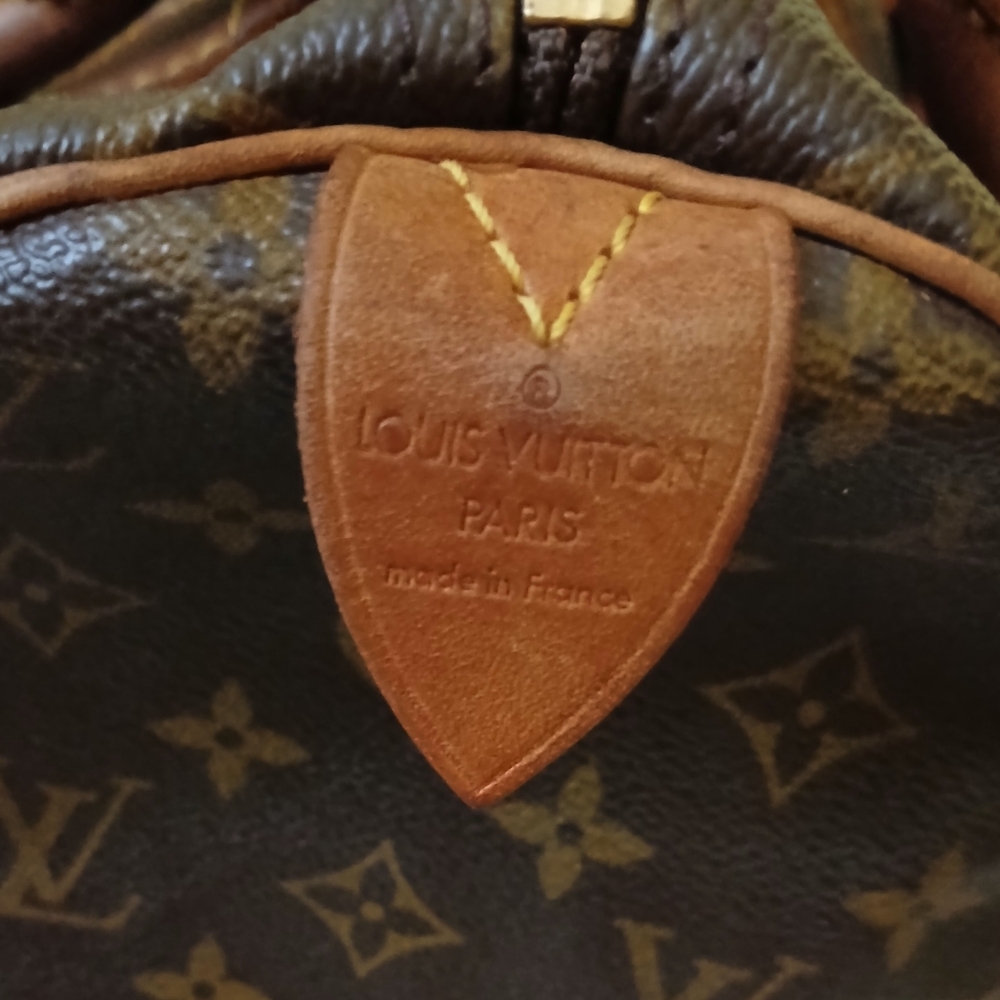 Louis Vuitton Speedy 30 Handbag - Picture 10 of 16